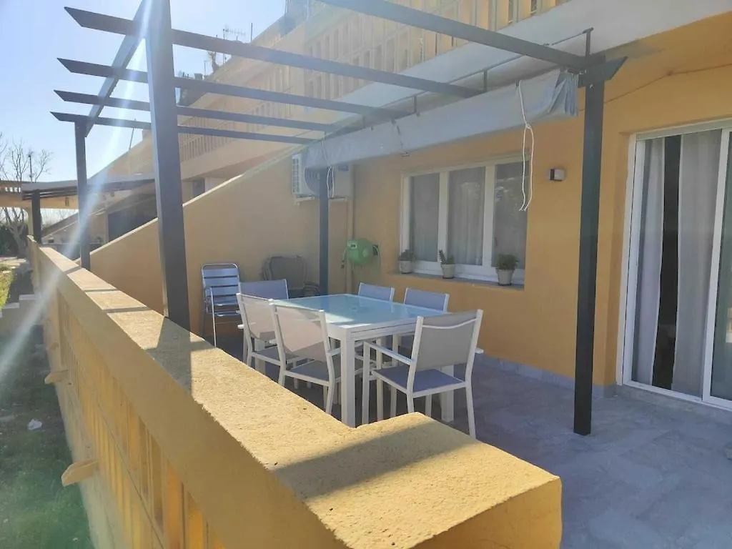 Superbe Appartement Terrasse Entierement Renove Au Bord De L'Ebre Deltebre